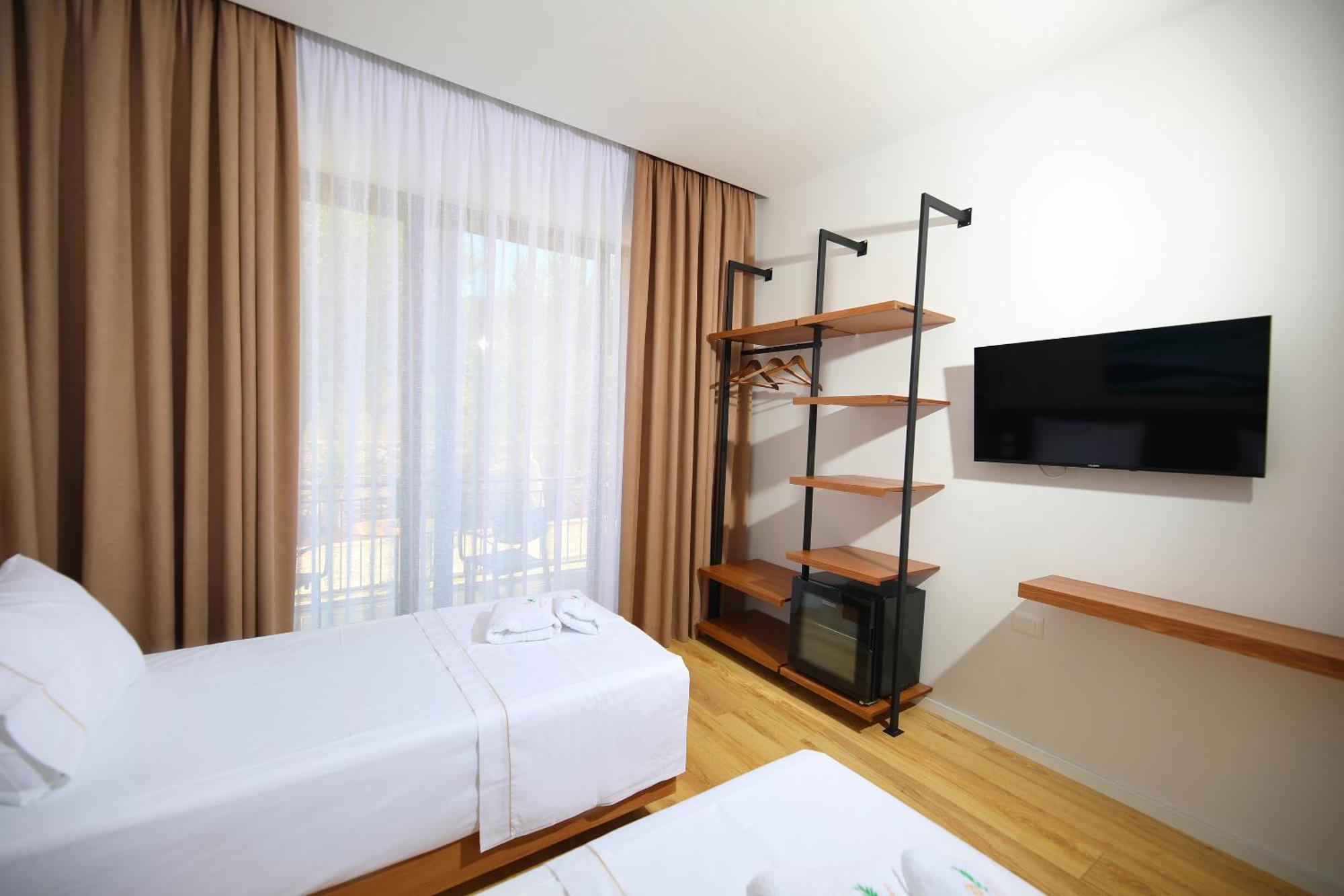 Hotel Mezzanine Bay Himarë Exteriér fotografie